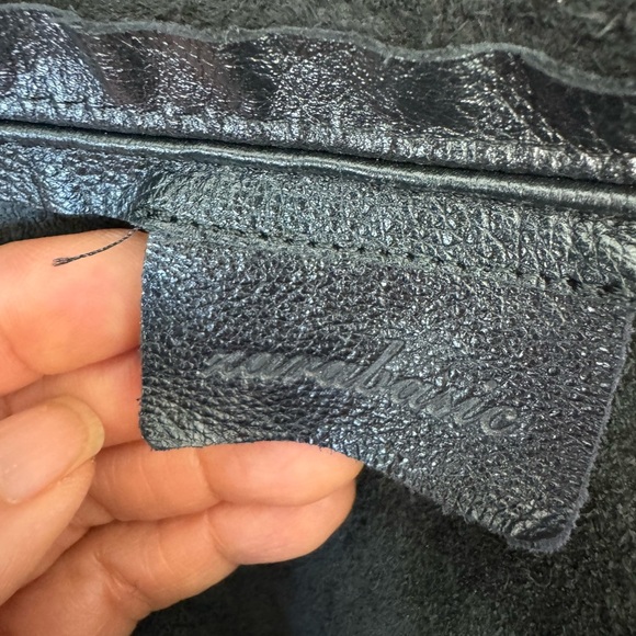 Chic Black Leather Shoulder Bag - Picture 9 of 9